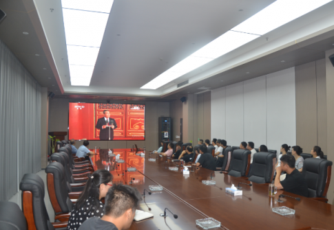 公司组织全体员工收看“九三阅兵”